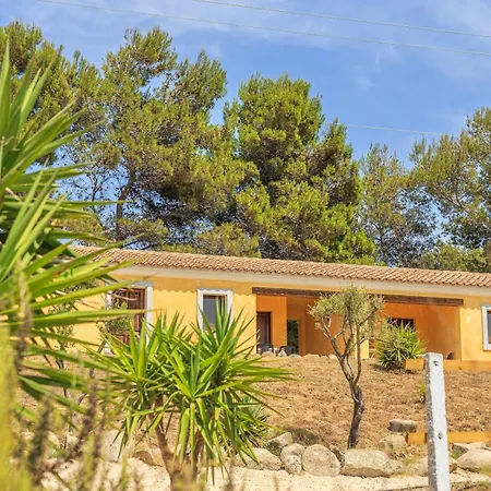 Aparthotel With Common Swimming-pool And Outdoor Private Area In Badesi