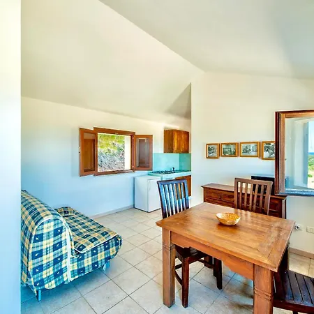 Lägenhetshotell With Common Swimming-pool And Outdoor Private Area In 3*