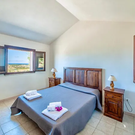 With Common Swimming-pool And Outdoor Private Area In Apartmanhotel Badesi