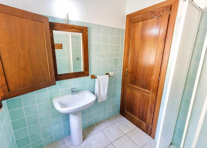 מלון דירות With Common Swimming-pool And Outdoor Private Area In באדזי