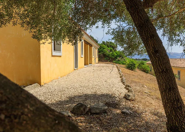 מלון דירות With Common Swimming-pool And Outdoor Private Area In 3*
